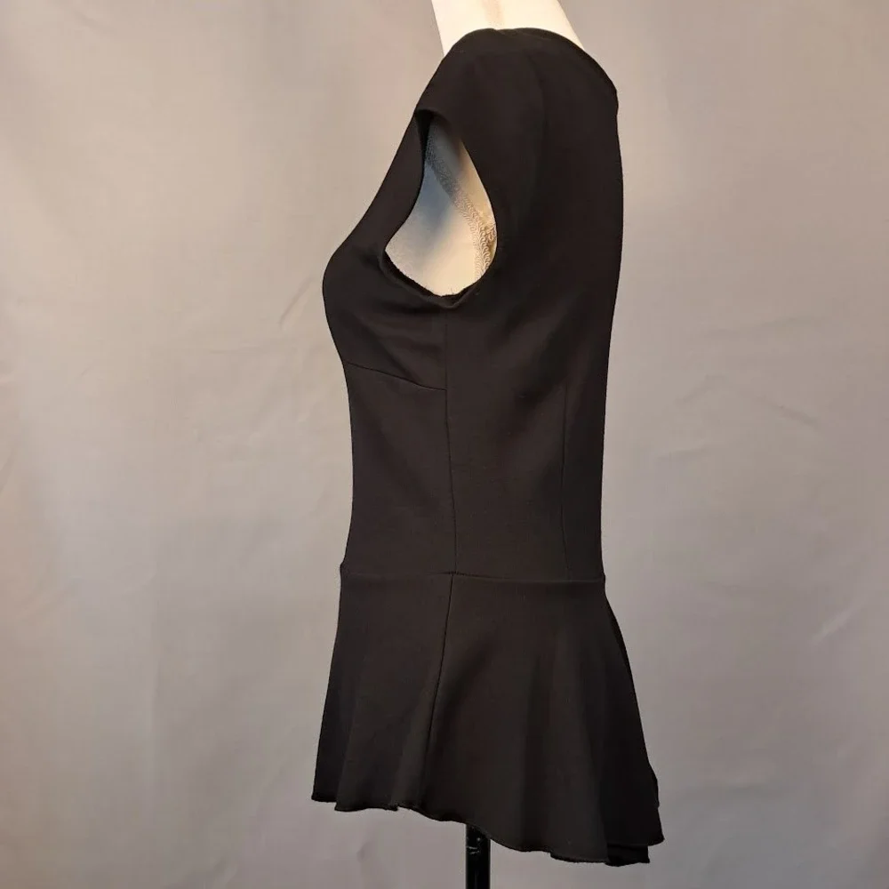 CARMEN MARC VALVO‎ M Black Asymmetric Layered Peplum Top Short Sleeve Boat Neck - Picture 5 of 6